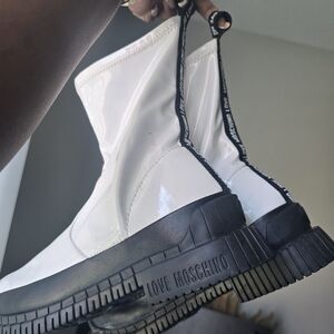 Love Moschino boots